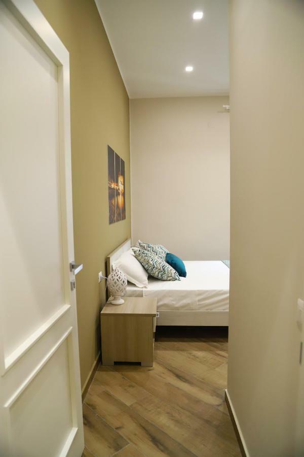 Apartmán Domus Cordis Napoli Exteriér fotografie